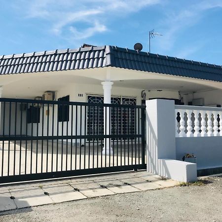 Cozy And Comfortable Homestay In Sungai Siput Exteriér fotografie